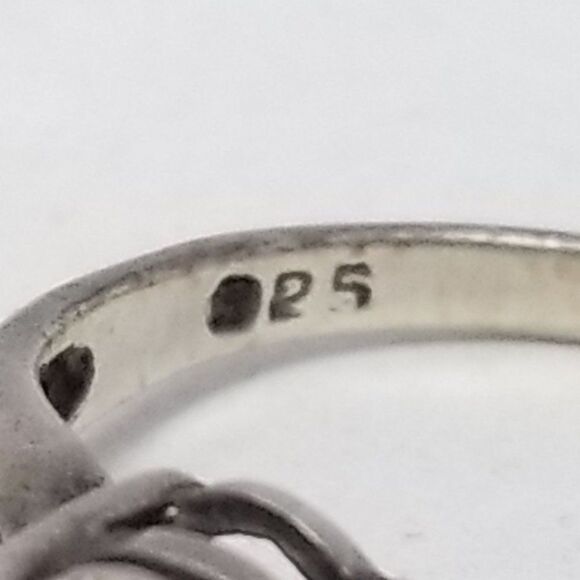 Vintage Sterling Silver Ring with Oval Solitaire Rhinestone Center, Size 5 1/2 - Picture 3 of 8